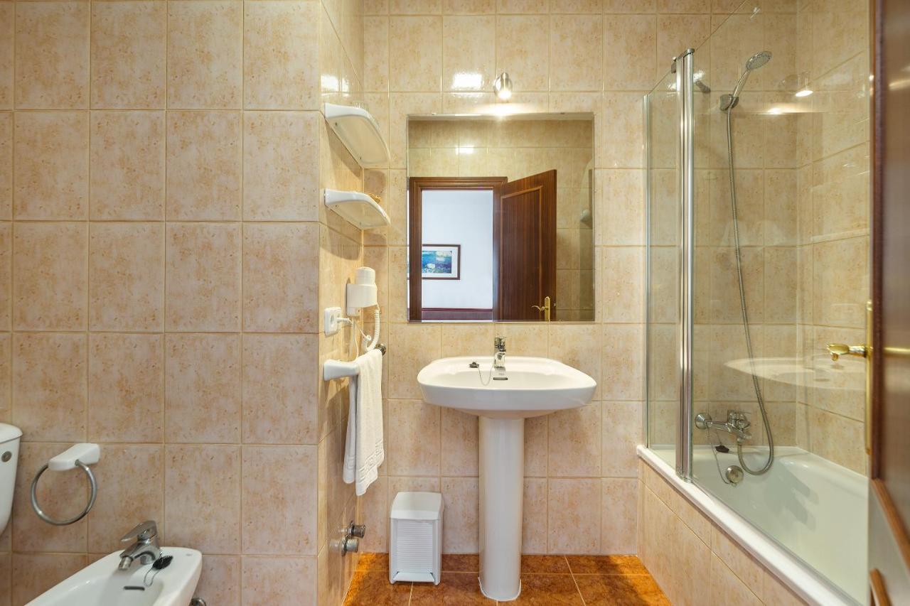 Apartamentos Cala Murada Tennis Exteriör bild